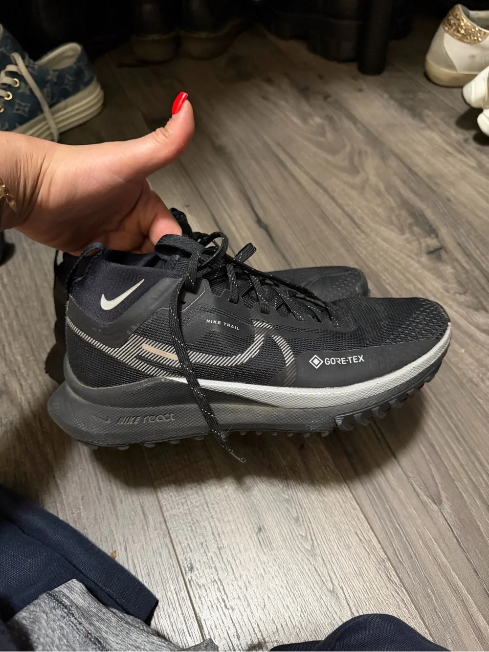 Nike Black and White Gore-Tex High-Top Trail Sneakers 6.5